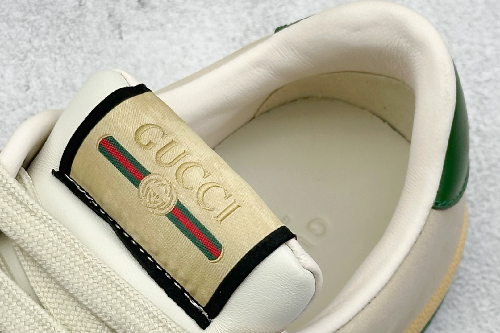 Gucci 古驰 Screener 运动休闲时装奢侈品系列 GG珐琅扣 擦脏做旧小脏鞋