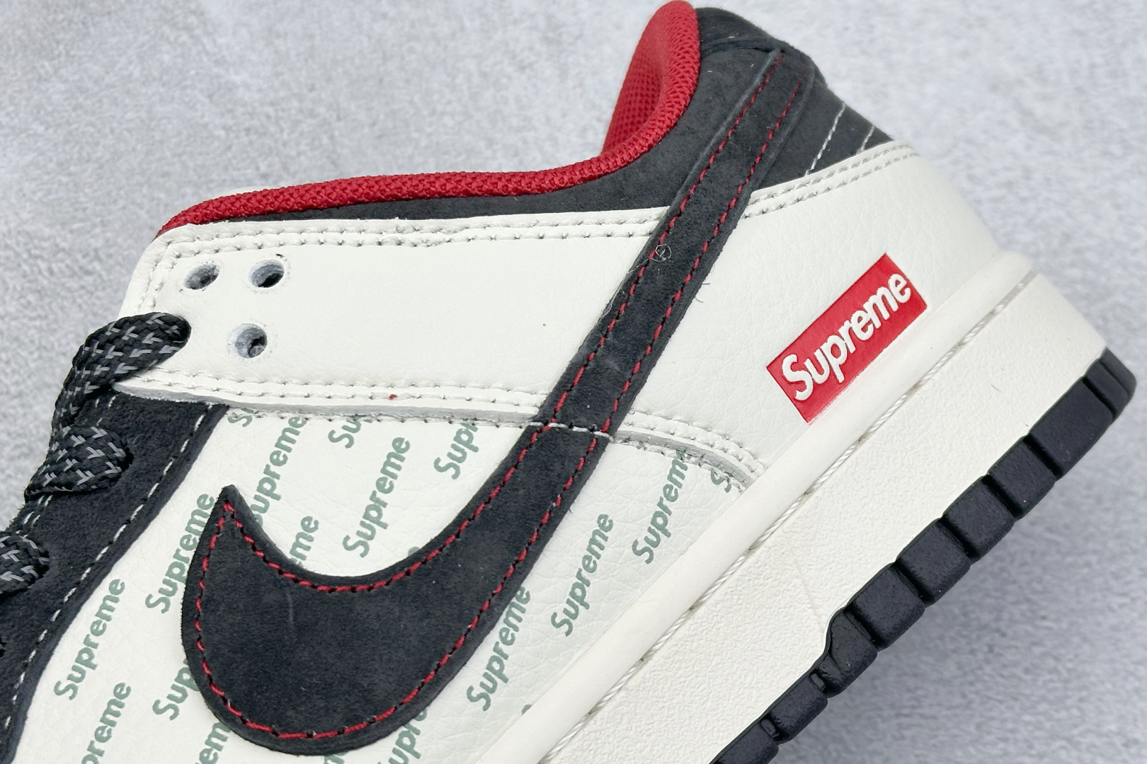 Nike SB Dunk Low x Supreme 白黑红小钩满天星  XS1086-022