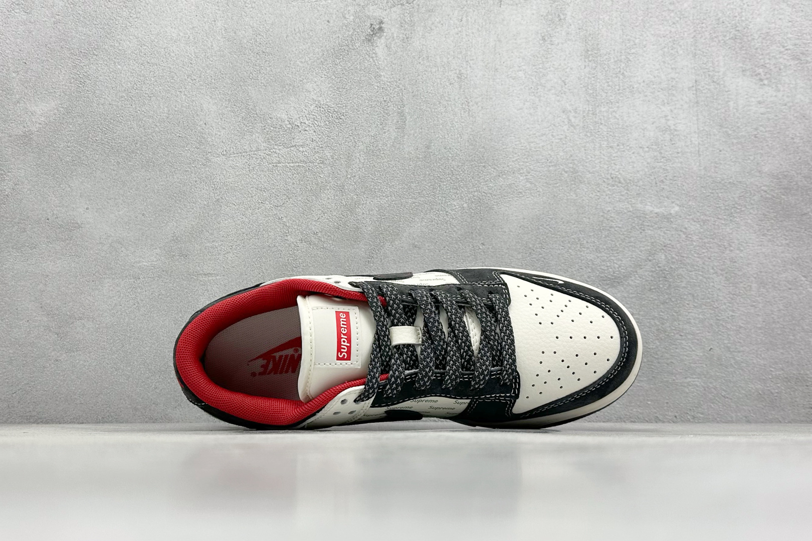 Nike SB Dunk Low x Supreme 白黑红小钩满天星  XS1086-022
