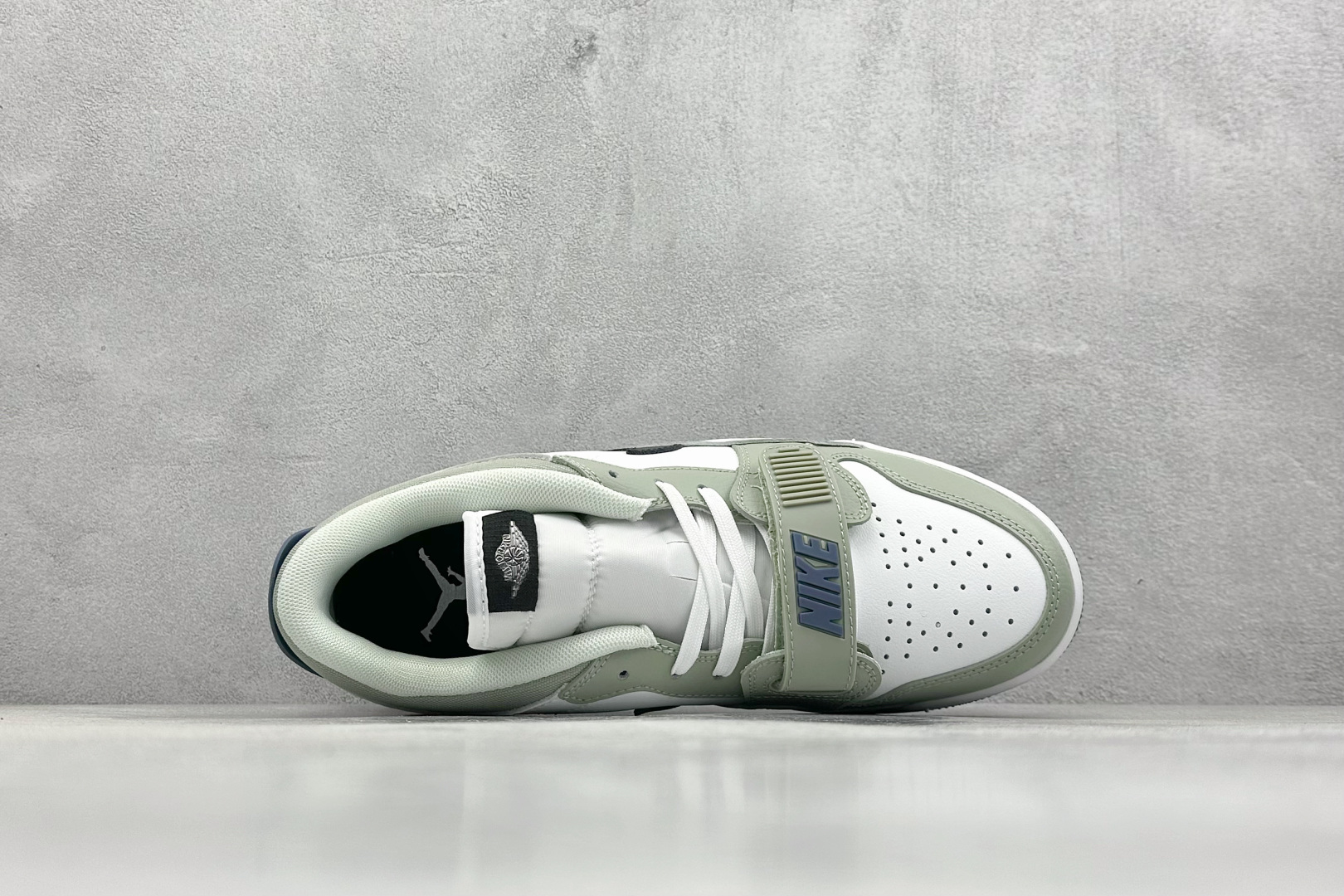 最强312 Air Jordan Legacy 312 Low 有着交错结合的设计 HV5970-101