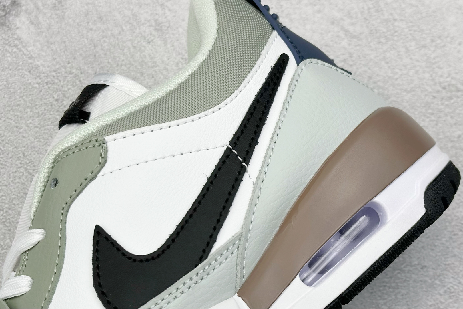最强312 Air Jordan Legacy 312 Low 有着交错结合的设计 HV5970-101