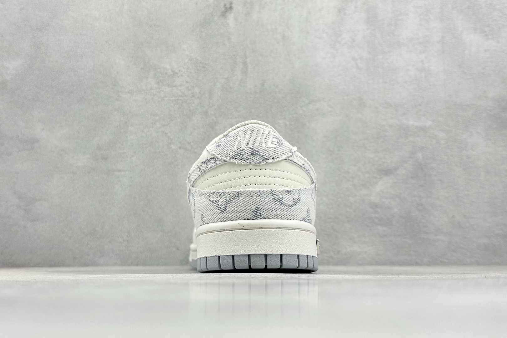 XC版 Nk SB Dunk Low LV联名-紫色牛仔米白紫勾 低帮休闲板鞋   DJ2024-010