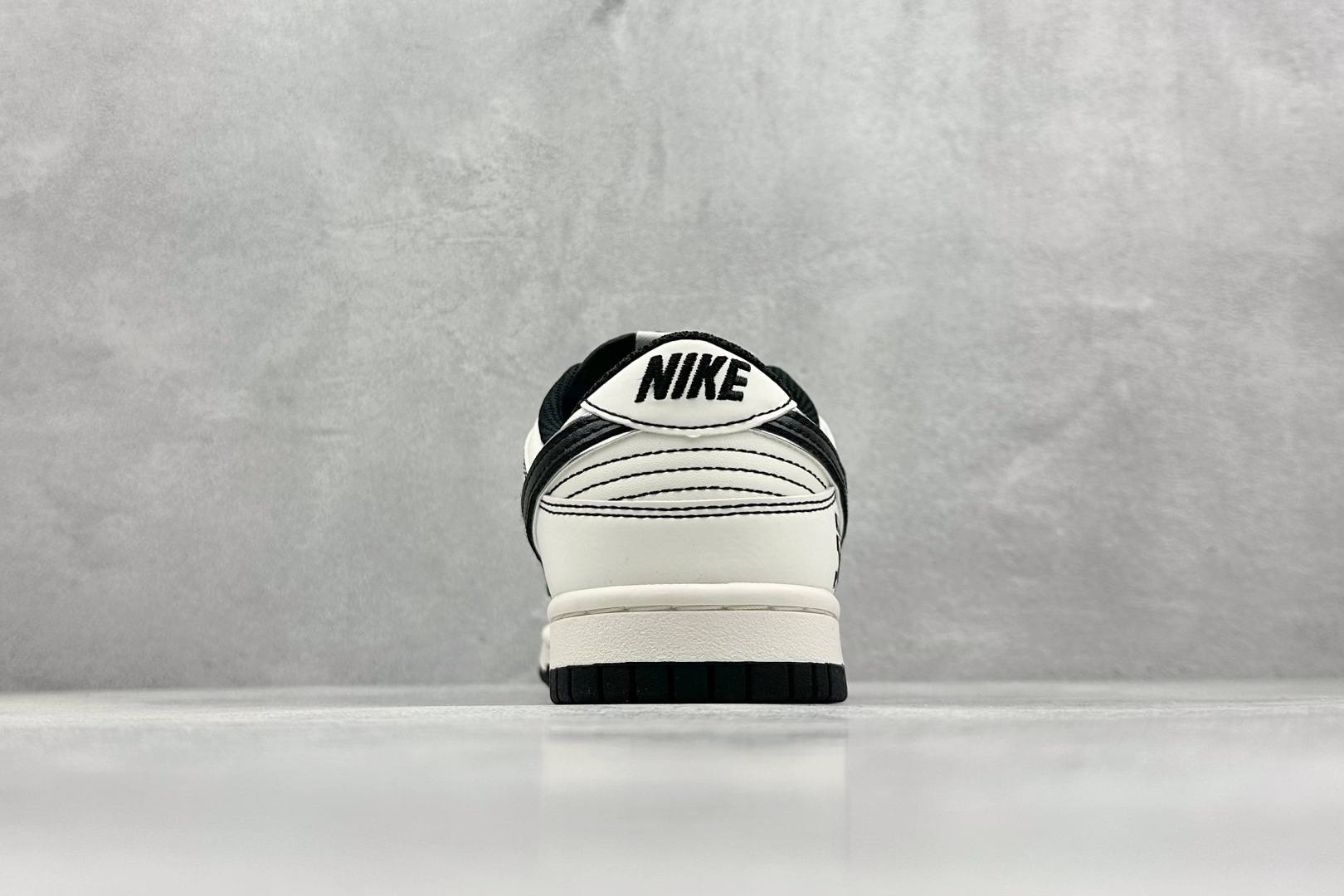 XC版 Nk SB Dunk Low OFF-WHITE联名-米黑勾 周年高端定制 低帮休闲板鞋 DJ2024-003