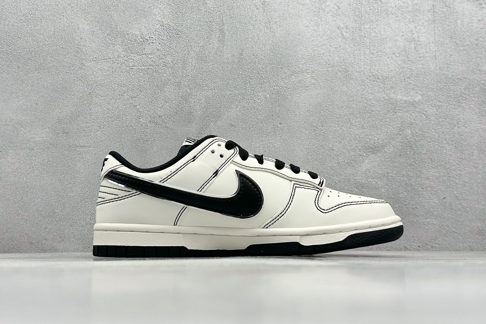 XC版 Nk SB Dunk Low OFF-WHITE联名-米黑勾 周年高端定制 低帮休闲板鞋 DJ2024-003