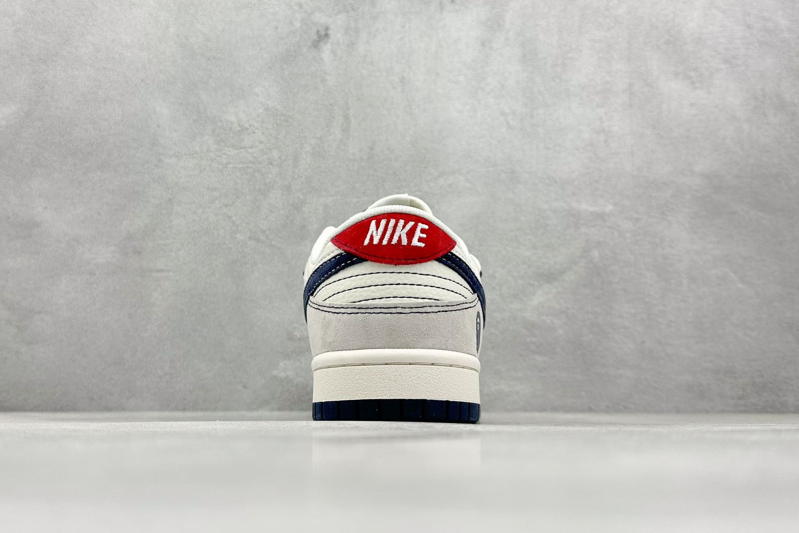 K NK SB Dunk Low x BAPE 米蓝红双钩麻绳绑带   SJ2068-298