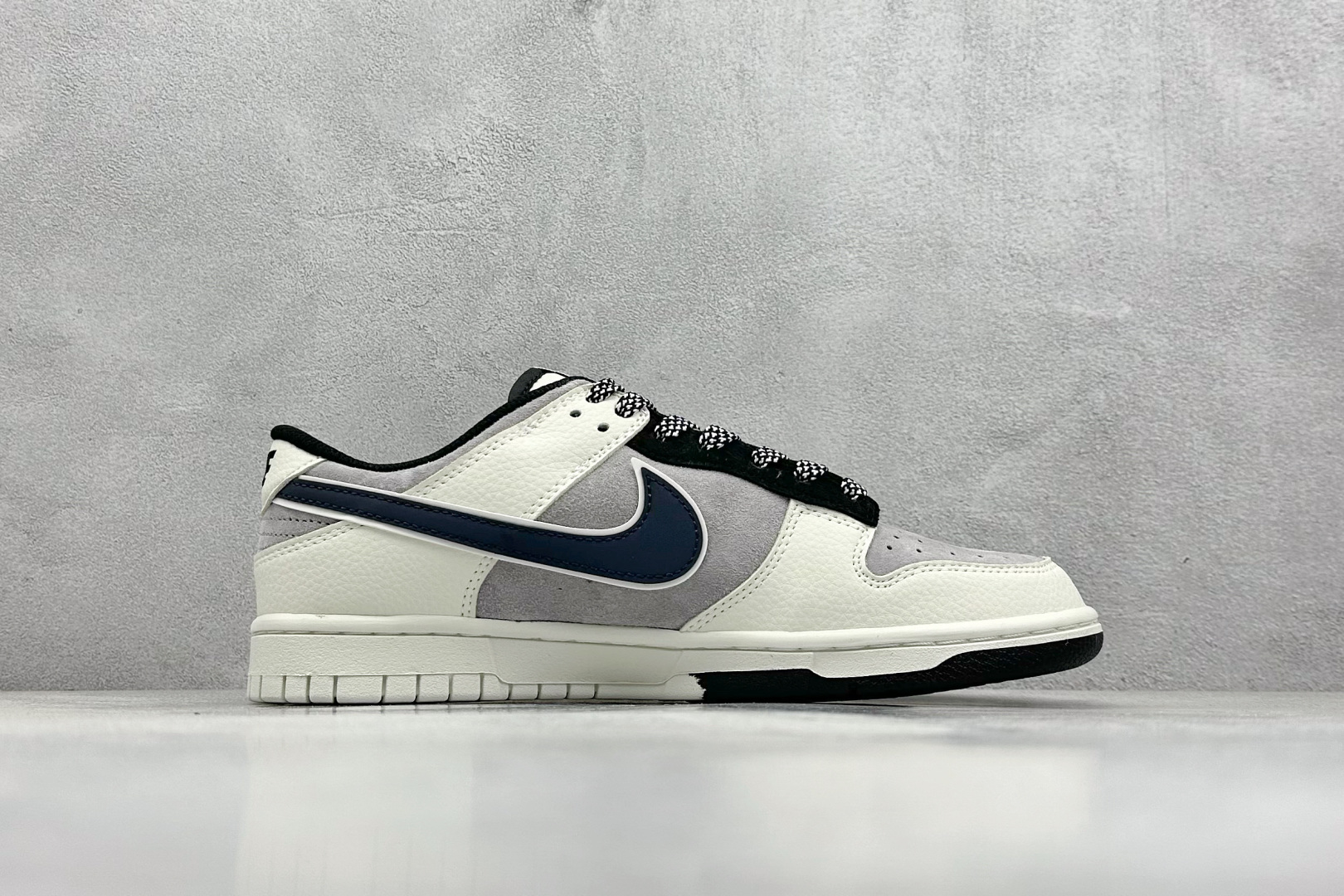 XC版 Nk SB Dunk Low 暴力熊联名 双色字母勾 周年高端定制 低帮休闲板鞋 DJ2024-111