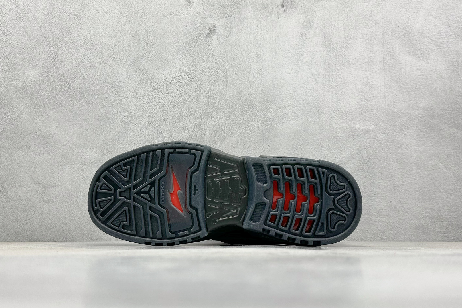 纯原 RTFKT x Nike Dunk 黑红色出货  HQ0899-001