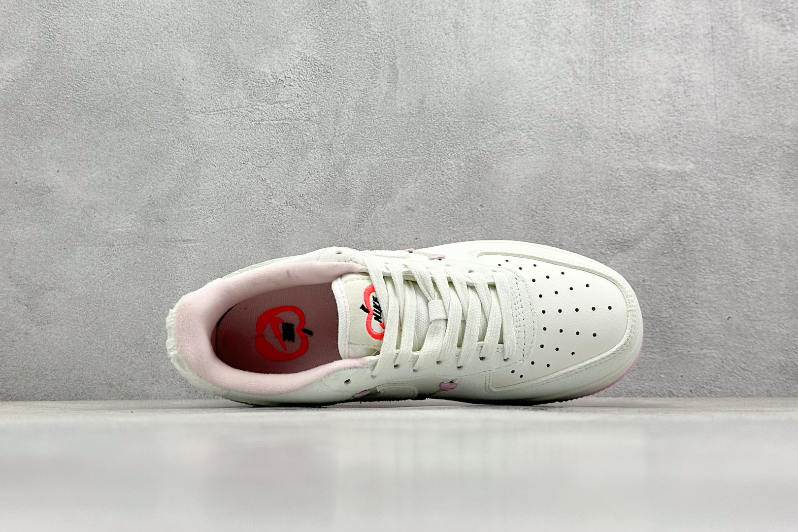 Nike Air Force 1 Low 苹果情人节  HV5992-111