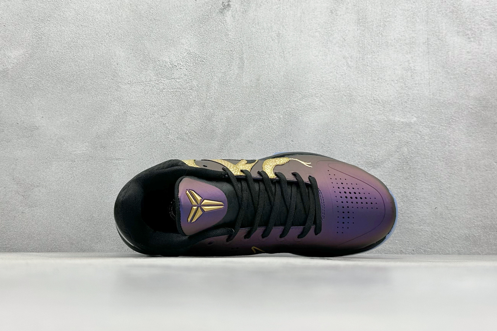 福利特价 终端放店
CK版 NK Zoom Kobe 5 联名 
科比五代 #Zoom Turbo气垫➕