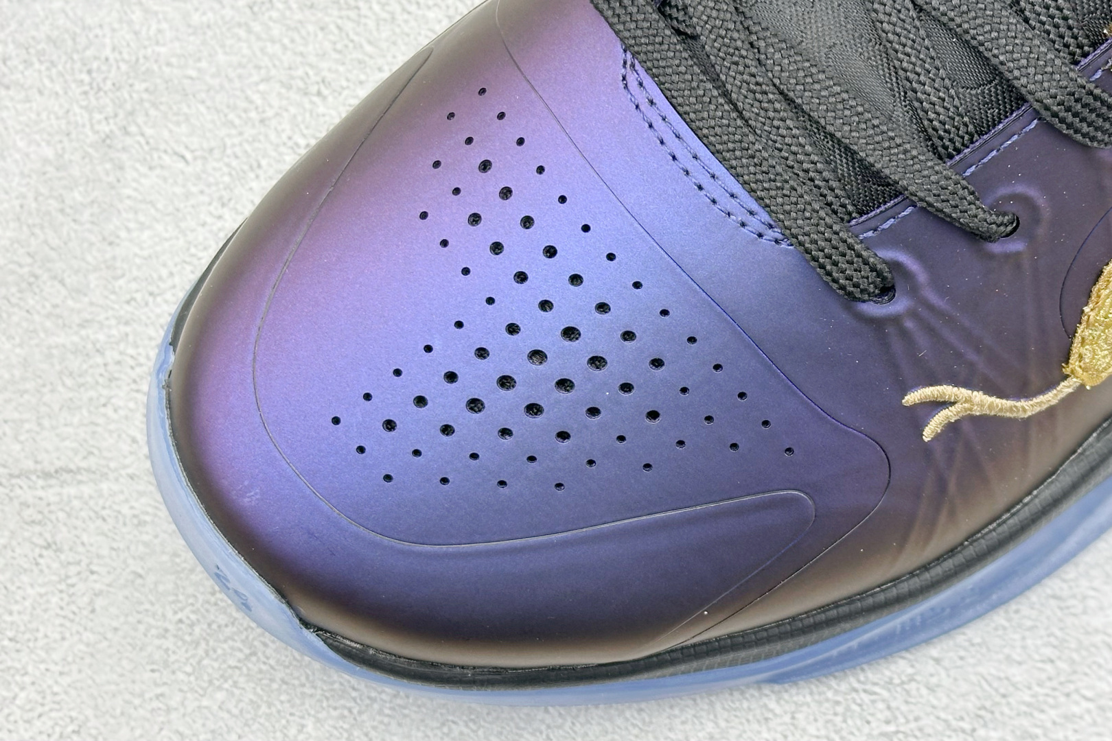 福利特价 终端放店
CK版 NK Zoom Kobe 5 联名 
科比五代 #Zoom Turbo气垫➕