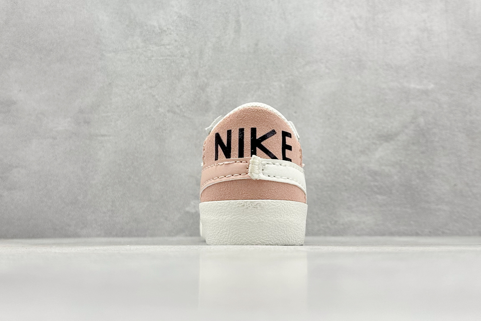 奥莱尾单福利 
Nk Blazer Low '77 Vntg 耐克大勾 开拓者低帮休闲运动板鞋 

货号