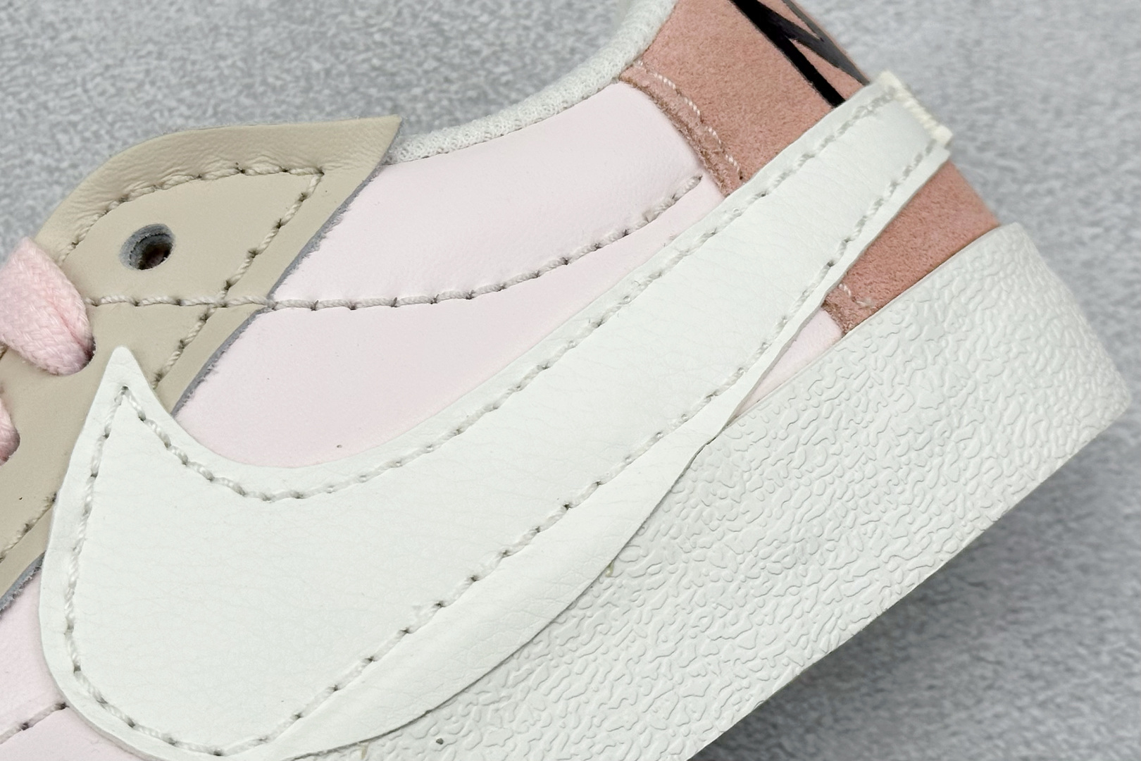 奥莱尾单福利 
Nk Blazer Low '77 Vntg 耐克大勾 开拓者低帮休闲运动板鞋 

货号