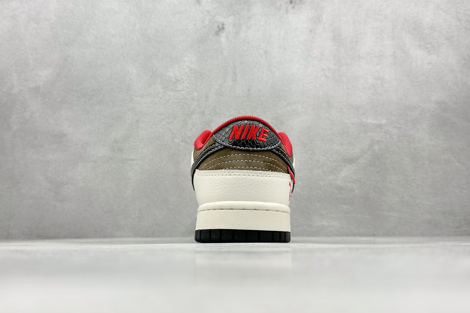 XL版 NK Dunk Low Retro 蛇年定制低帮休闲运动板鞋 XF8698-041