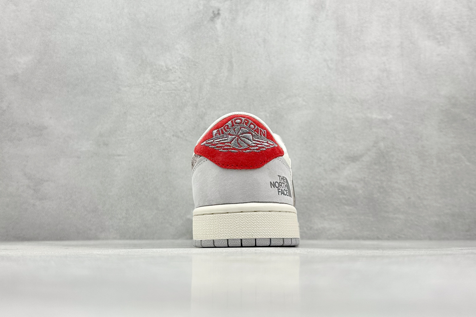 XL版 Travis Scott x Nike Air Jordan 1 Low x The North Face Air Jordan 1 Low 反转白灰小钩满天星倒钩  HD2258-623