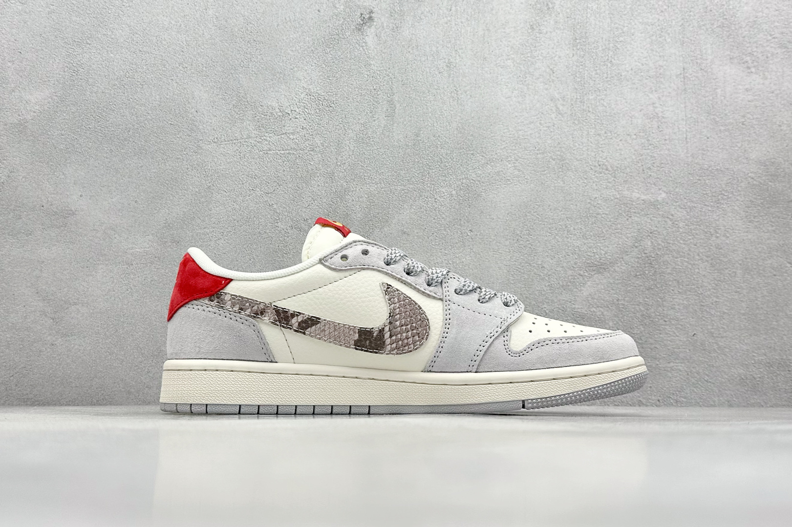 XL版 Travis Scott x Nike Air Jordan 1 Low x The North Face Air Jordan 1 Low 反转白灰小钩满天星倒钩  HD2258-623