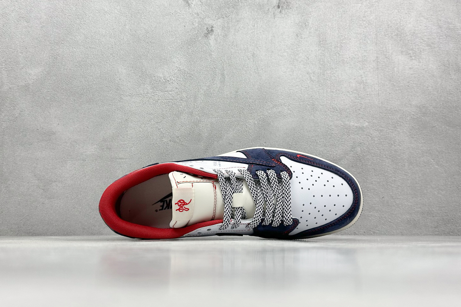 XL版 Travis Scott x Nike Air Jordan 1 Low 蛇年限定 Air Jordan 1 Low 反转白蓝红小钩满天星倒钩 HD2258-011