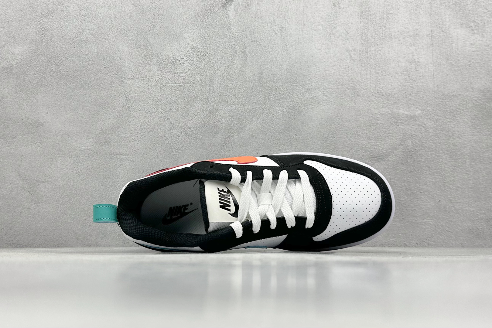 奥莱尾单福利 
Nike Court Vision Low 低帮百搭透气休闲运动板鞋，经典耐用的设计，兼