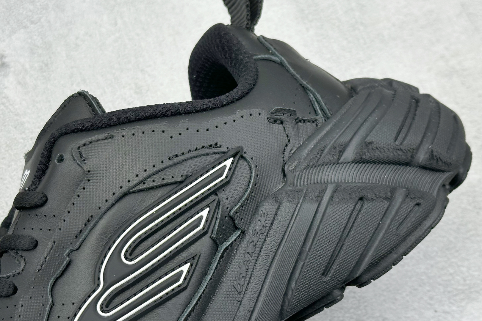 OK版 巴黎16代 Balenciaga 巴黎世家 825418-WDTSC-1000