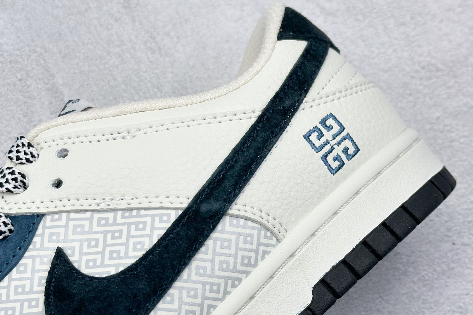 XC版 Nike SB Dunk Low“纪梵希联名——老花黑勾” 周年高端定制 低帮休闲板鞋  DJ2024-123