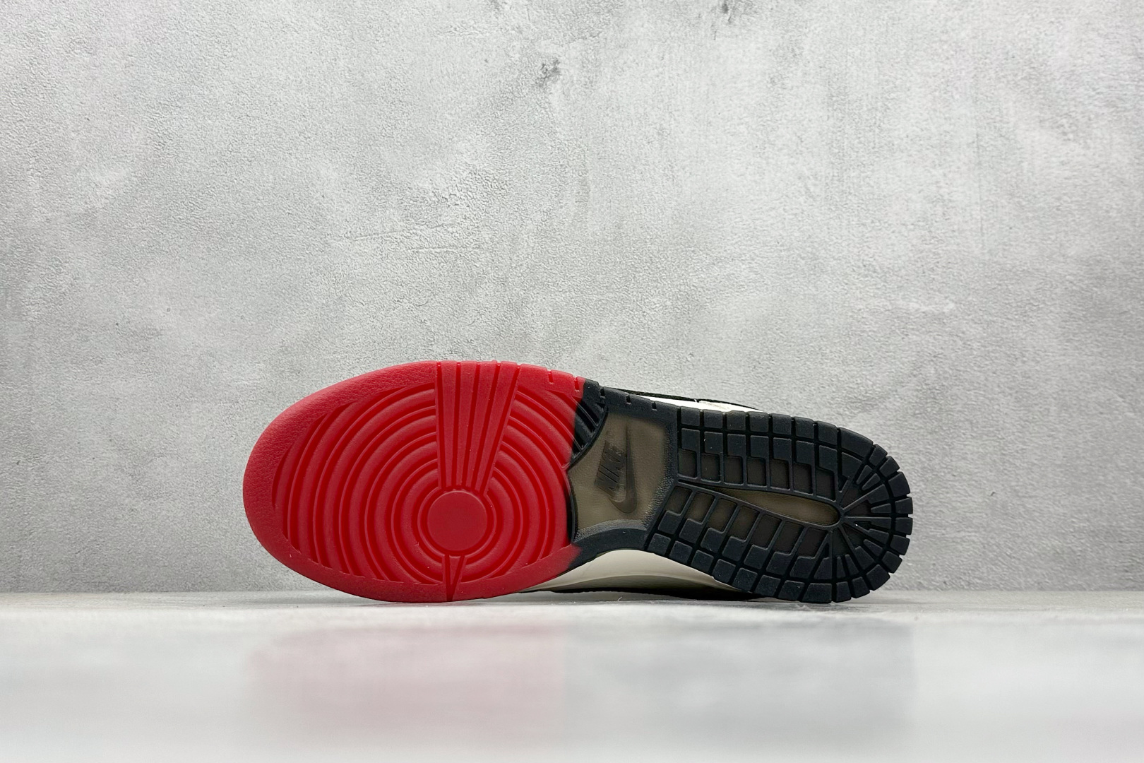 XC版 Nike SB Dunk Low“ Supreme联名蛇年限定——双拼蛇纹黑勾”低帮休闲板鞋 HH7518-030