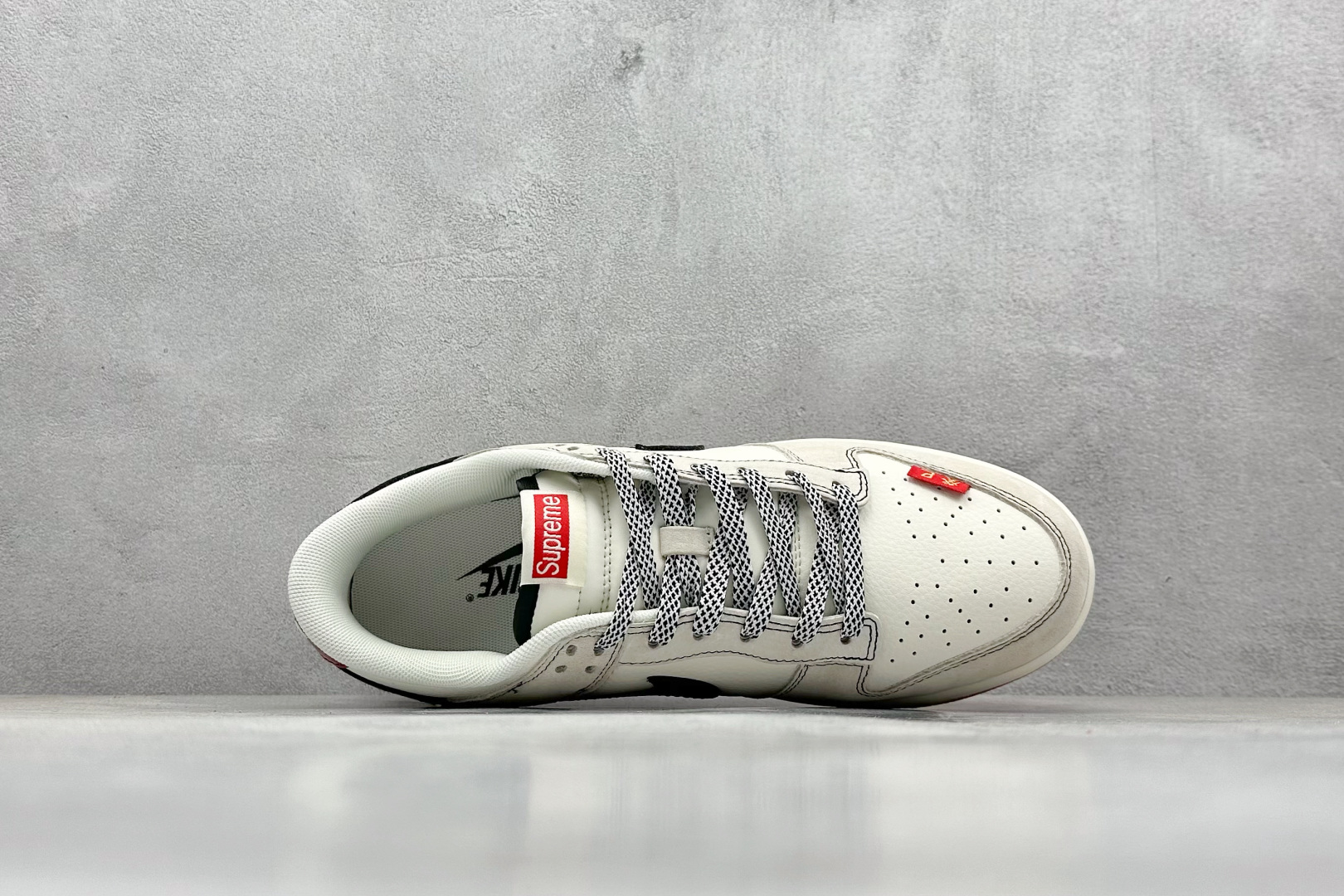 XC版 Nike SB Dunk Low“ Supreme联名蛇年限定——双拼蛇纹黑勾”低帮休闲板鞋 HH7518-030