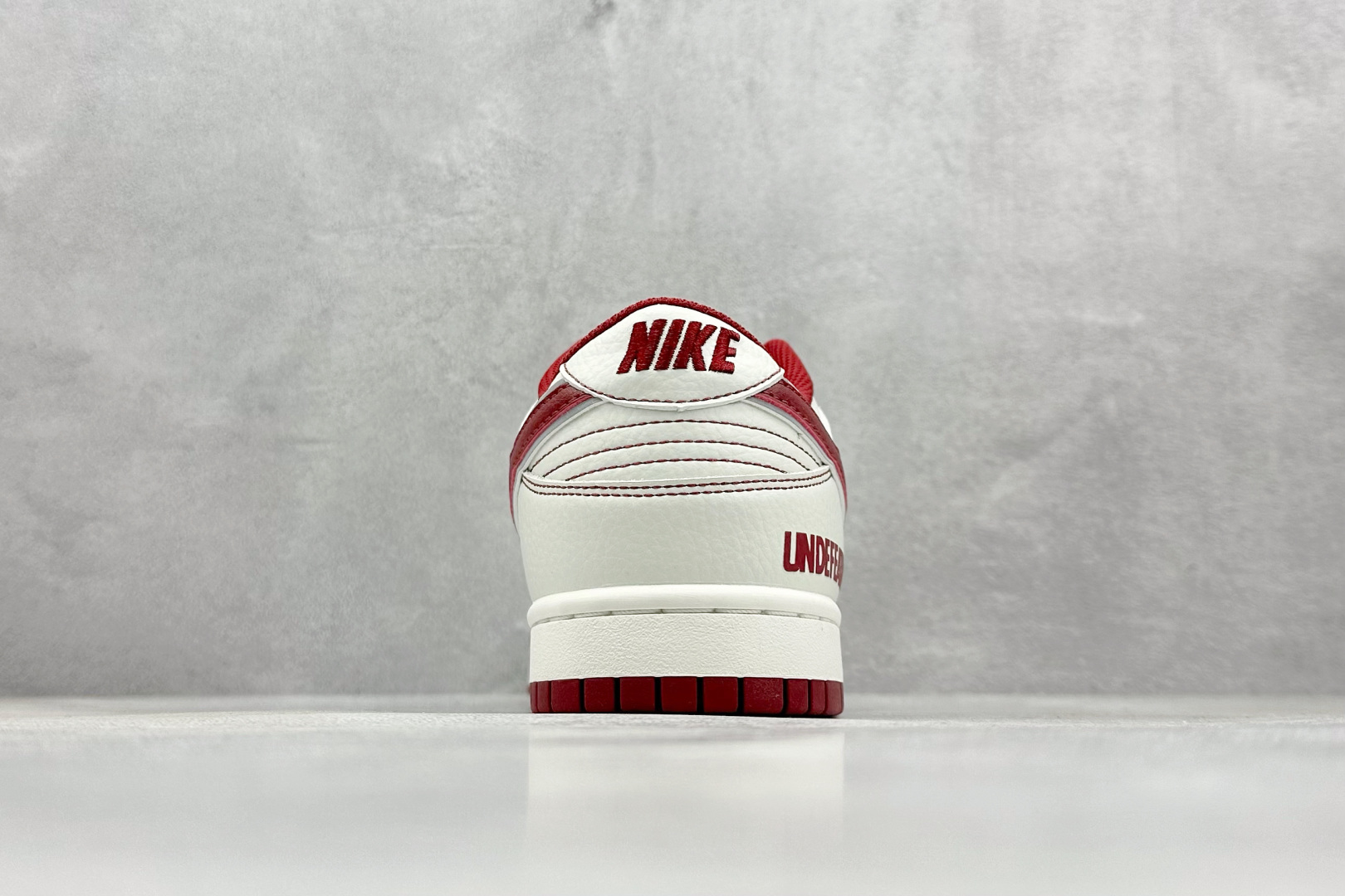 DK版 Nk SB Dunk Low x Undefeated 联名配色低帮休闲运动滑板板鞋  UN1697-655