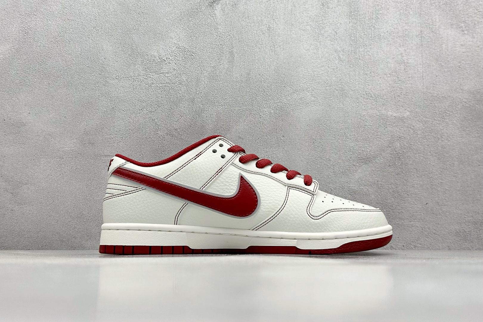 DK版 Nk SB Dunk Low x Undefeated 联名配色低帮休闲运动滑板板鞋  UN1697-655