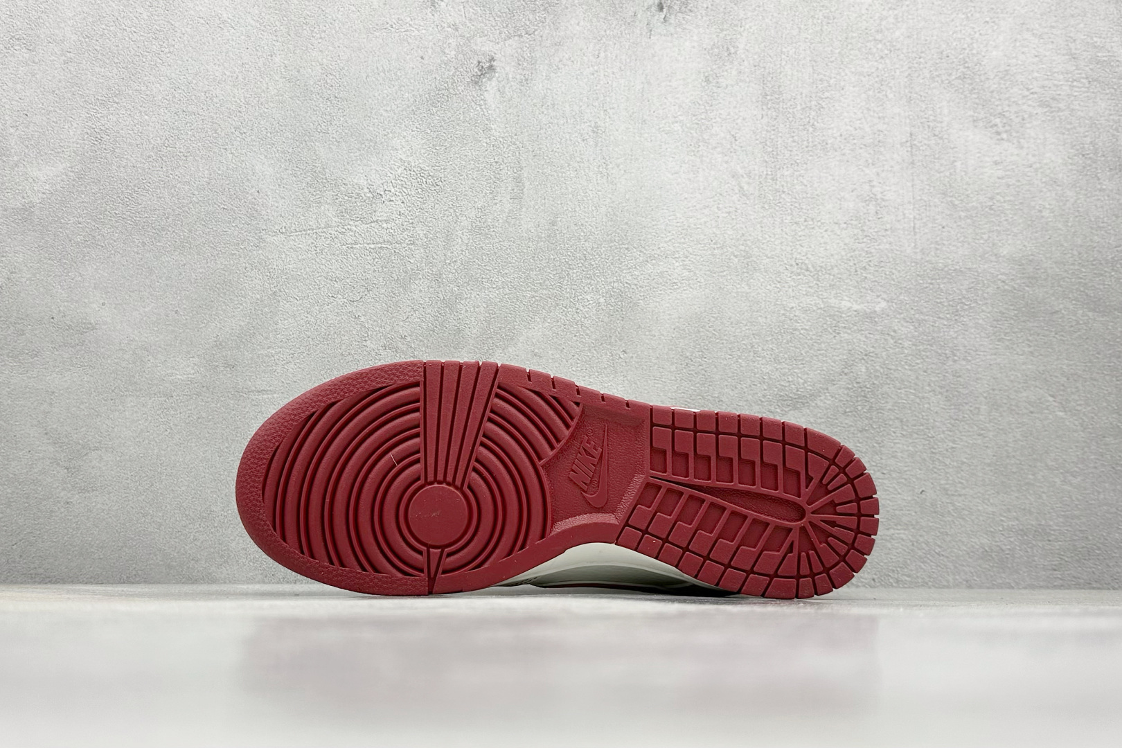 DK版 Nk SB Dunk Low x Undefeated 联名配色低帮休闲运动滑板板鞋  UN1697-655
