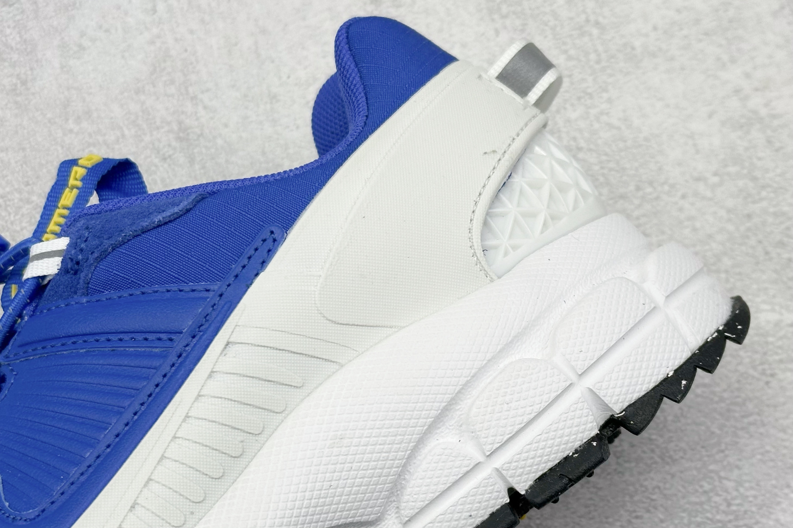 Nike Zoom Vomero Roam 马拉松复古跑五代休闲运动慢跑鞋  FV2295-400