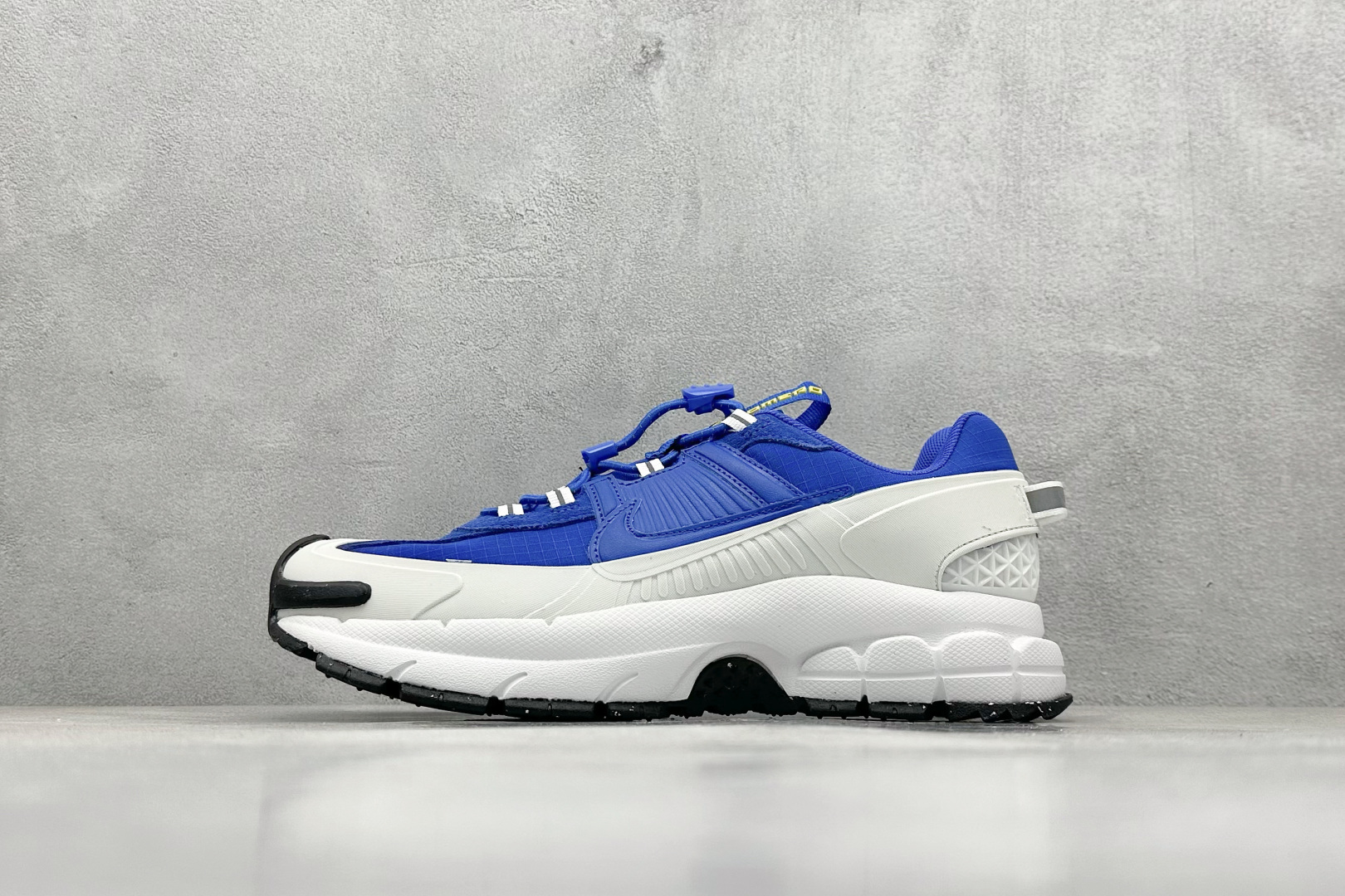 Nike Zoom Vomero Roam 马拉松复古跑五代休闲运动慢跑鞋  FV2295-400