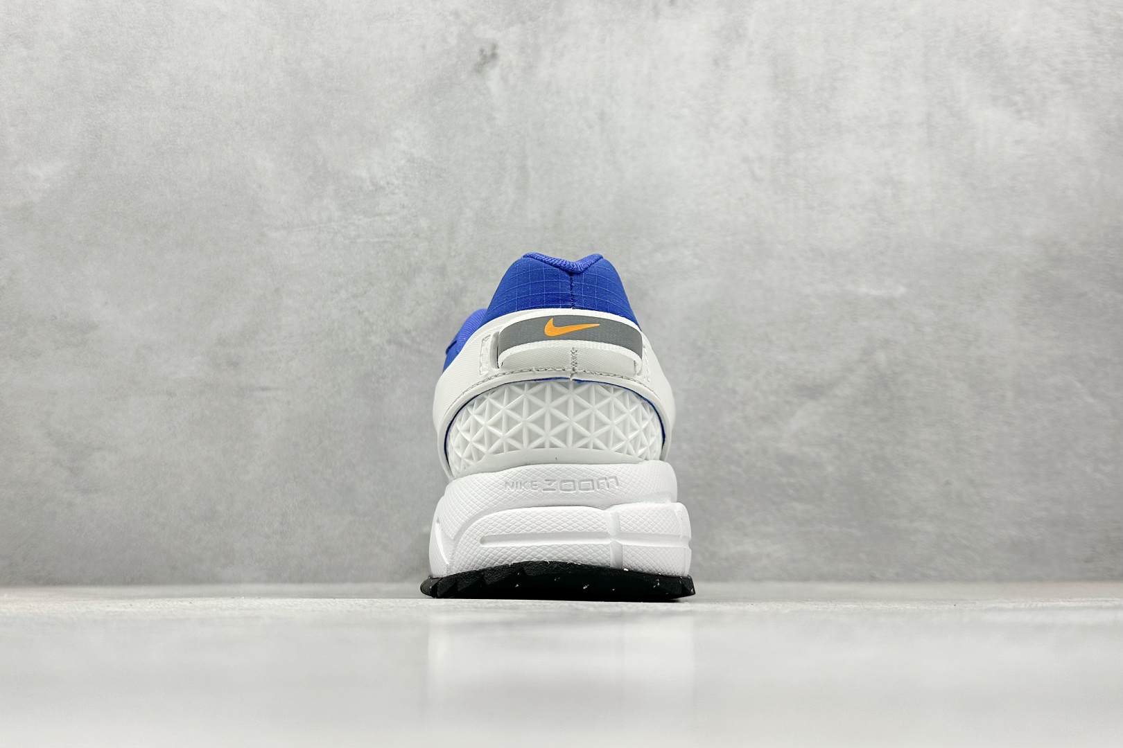 Nike Zoom Vomero Roam 马拉松复古跑五代休闲运动慢跑鞋  FV2295-400