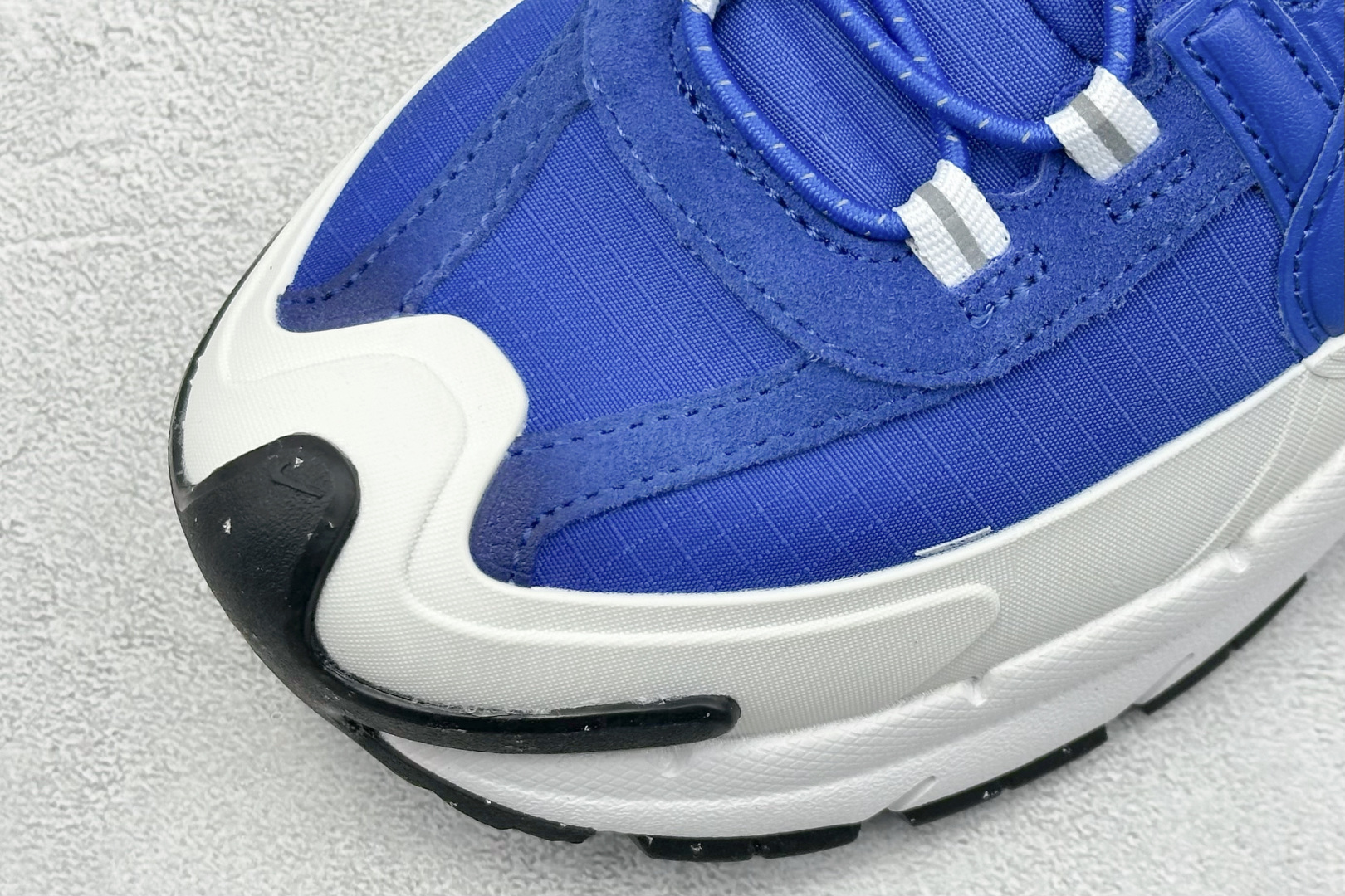 Nike Zoom Vomero Roam 马拉松复古跑五代休闲运动慢跑鞋  FV2295-400