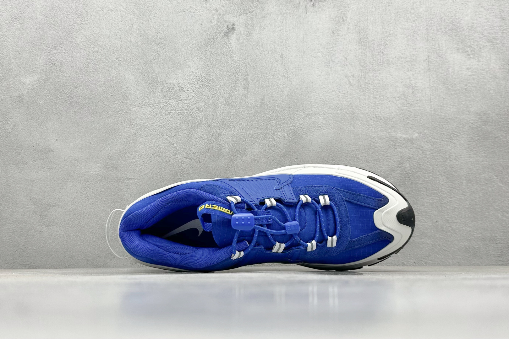 Nike Zoom Vomero Roam 马拉松复古跑五代休闲运动慢跑鞋  FV2295-400