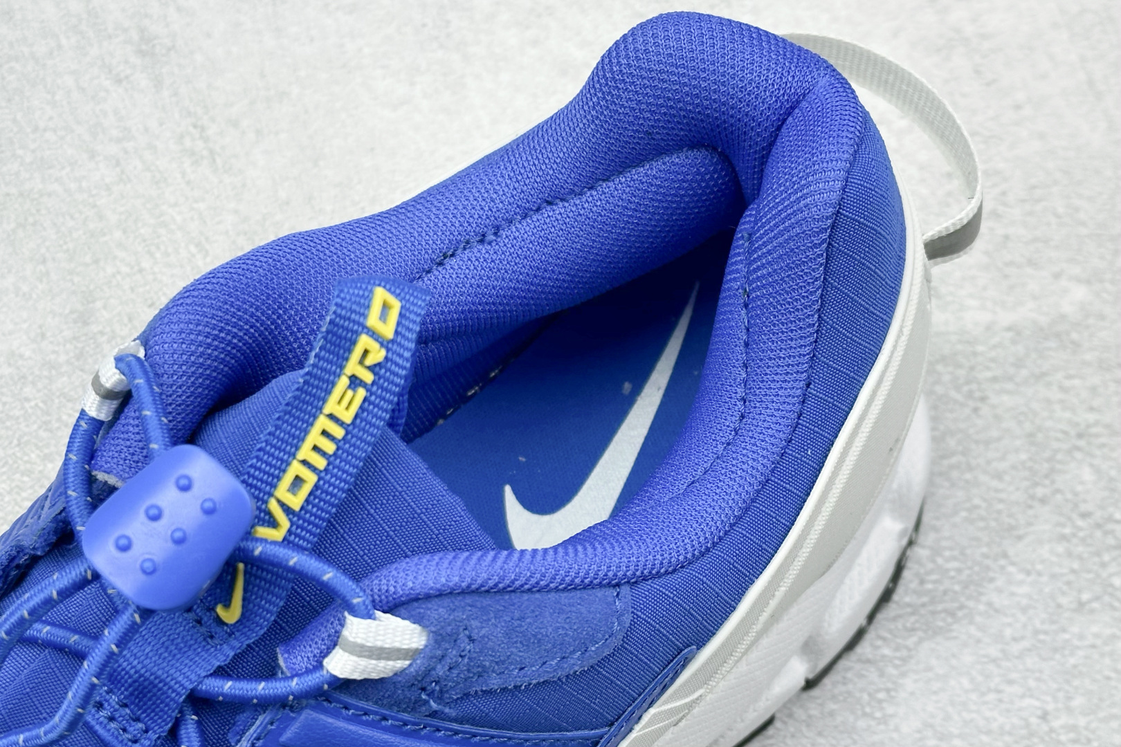 Nike Zoom Vomero Roam 马拉松复古跑五代休闲运动慢跑鞋  FV2295-400
