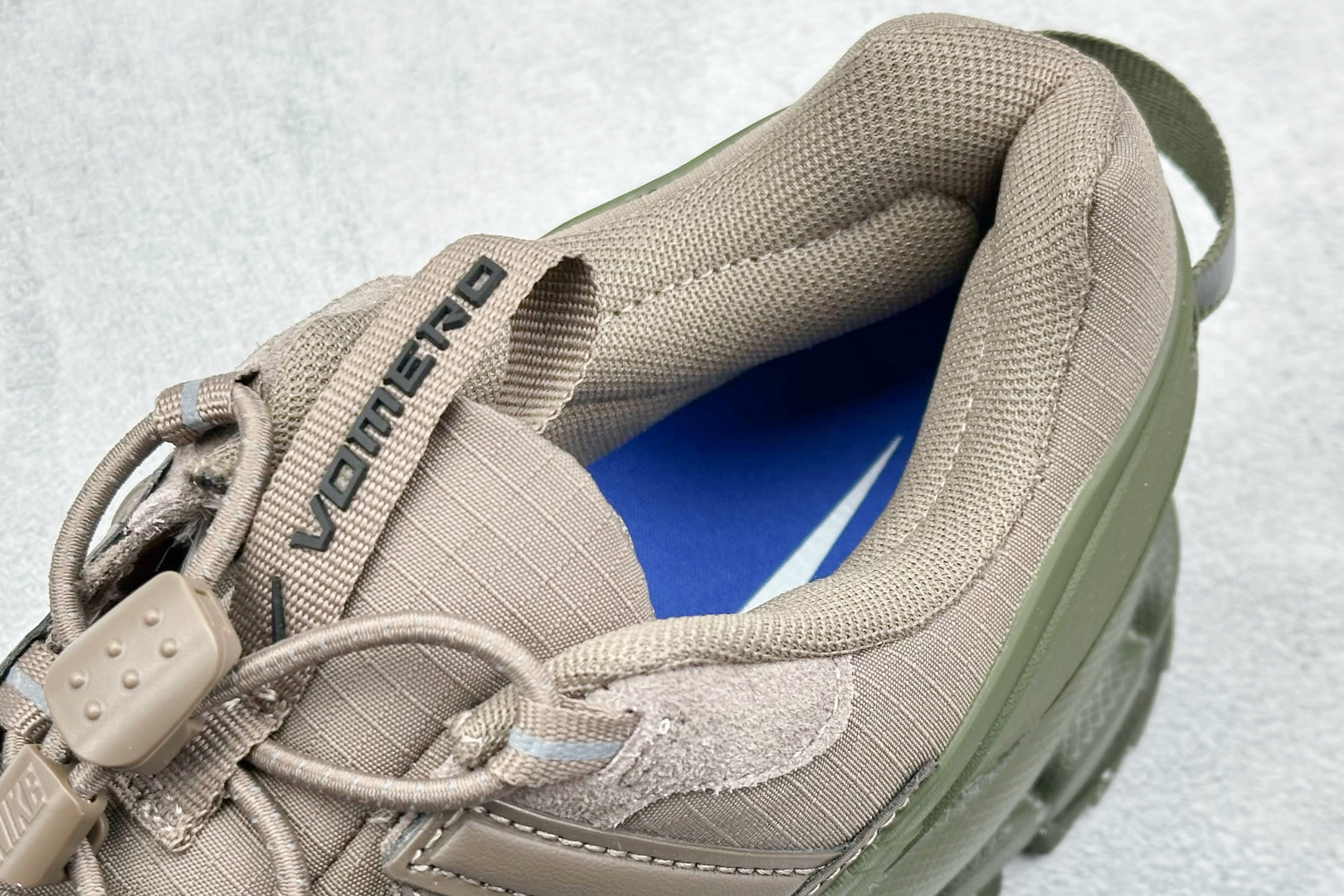 Nike Zoom Vomero Roam 马拉松复古跑五代休闲运动慢跑鞋 FV2295-201