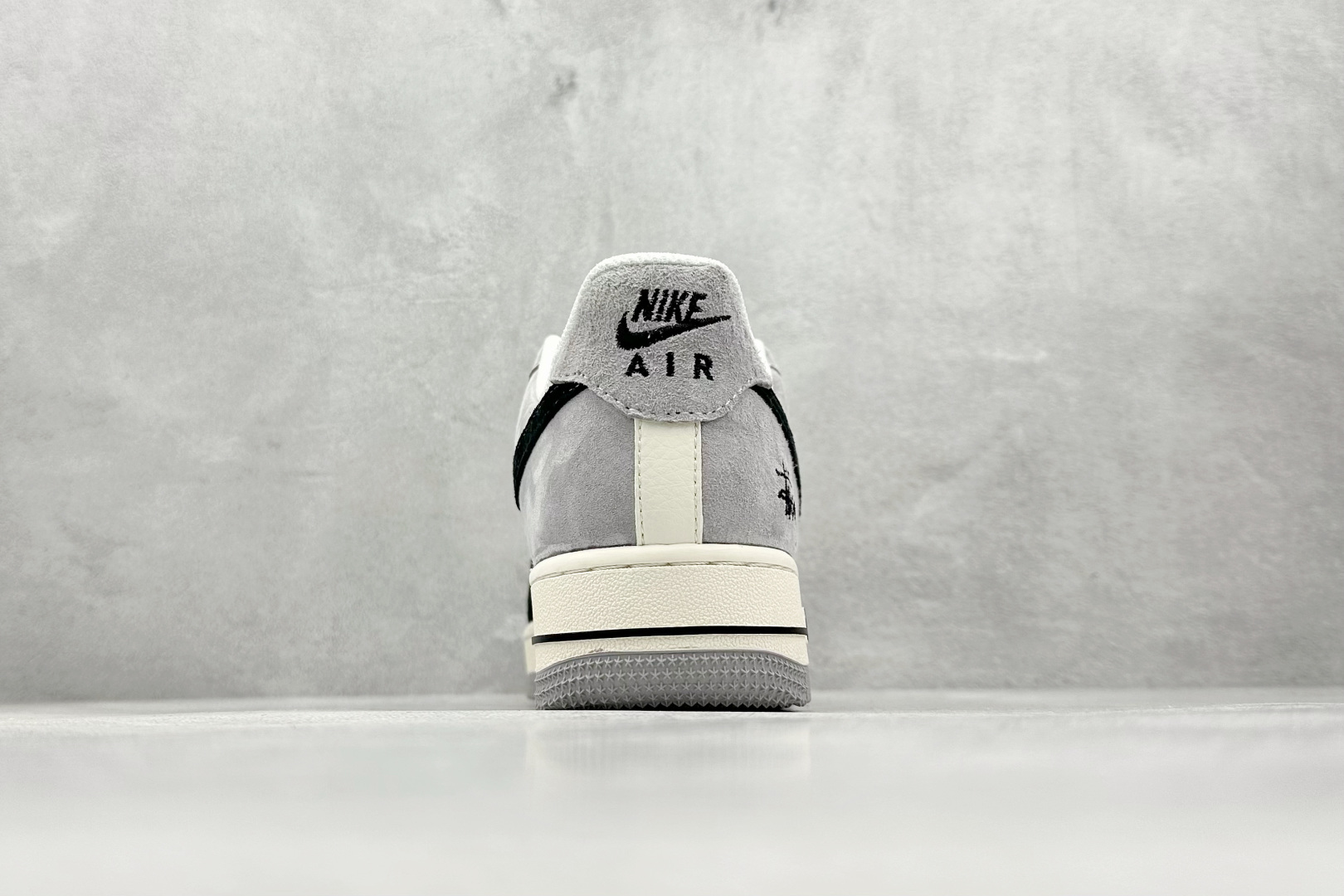 XC版 Nk Air Force 1'07 Low 斯图西联名 黑灰猪八拼接 空军一号 低帮休闲板鞋 XZ6188-363