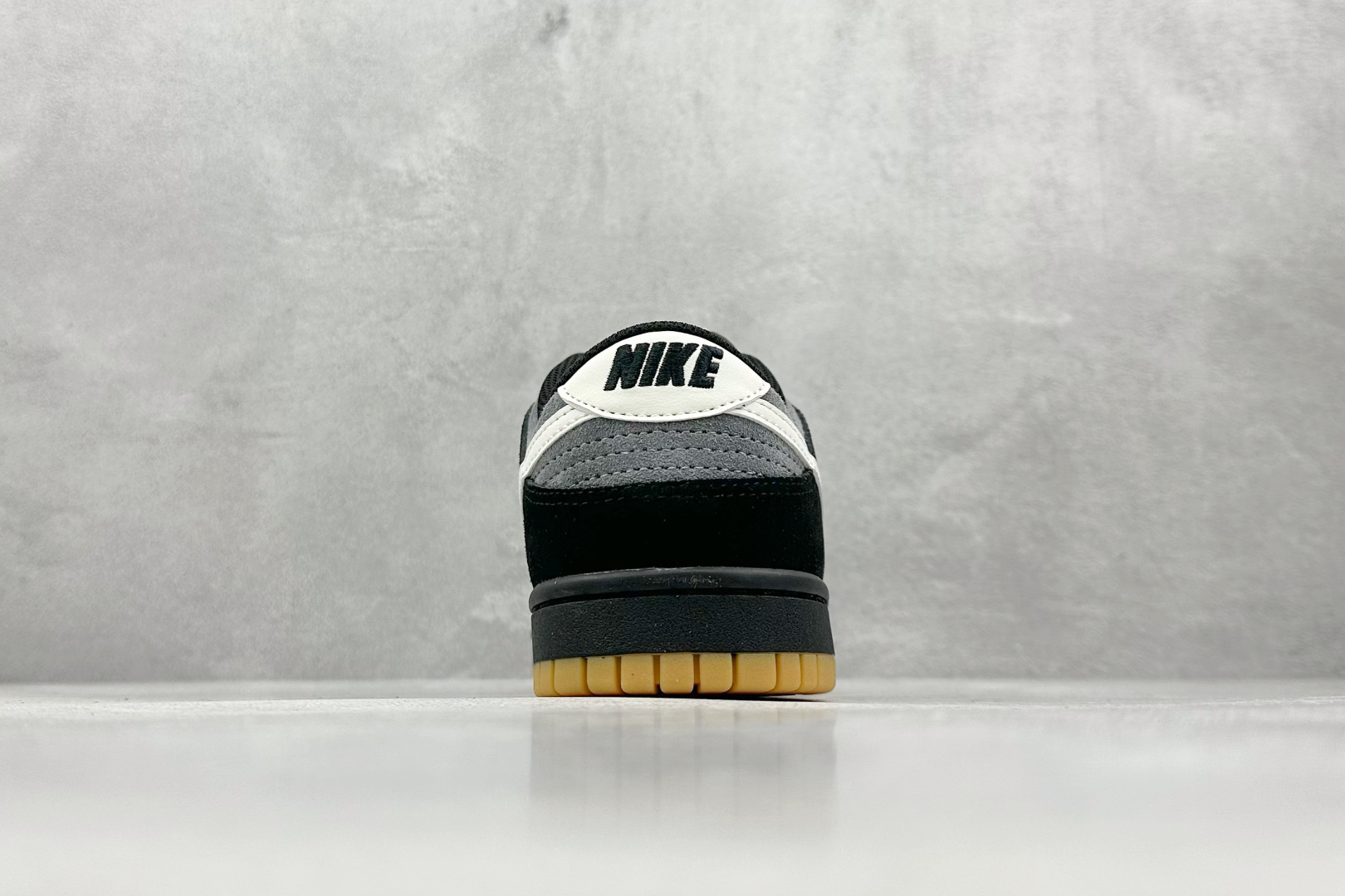 YH版 NIKE SB Dunk Low 黑灰生胶 HQ1931-001