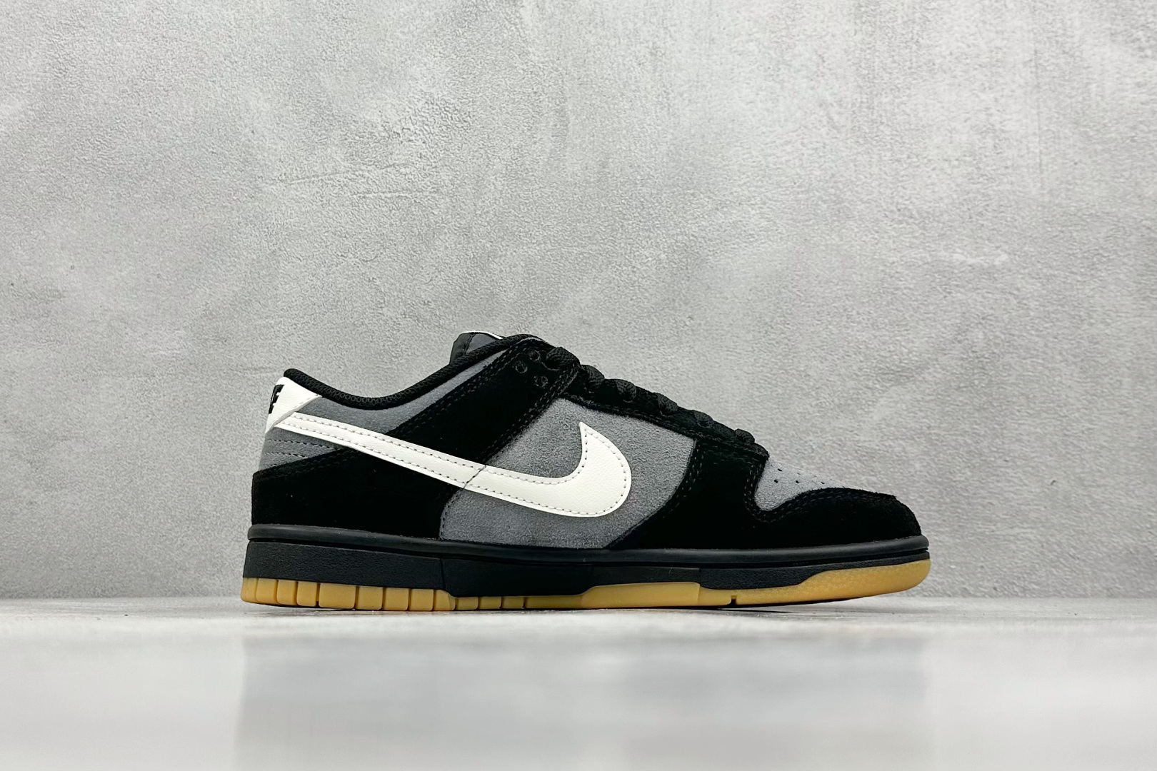 YH版 NIKE SB Dunk Low 黑灰生胶 HQ1931-001