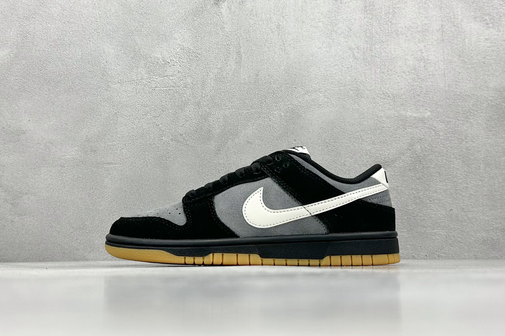 YH版 NIKE SB Dunk Low 黑灰生胶 HQ1931-001