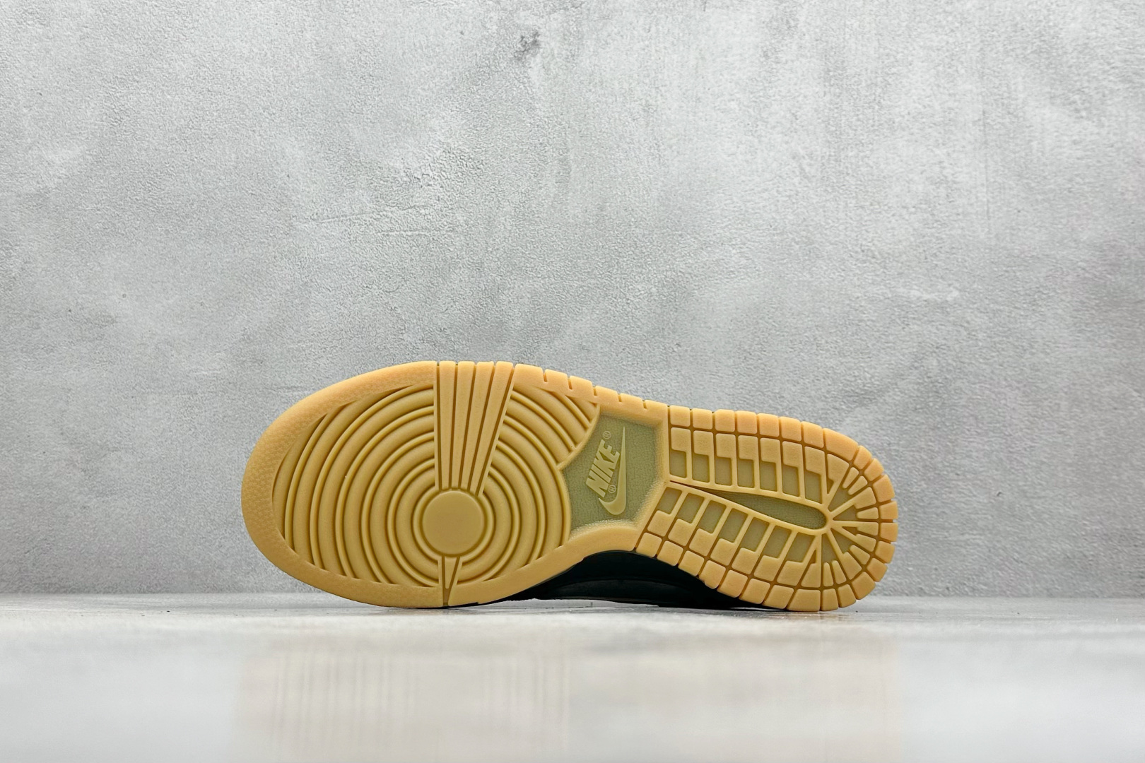 YH版 NIKE SB Dunk Low 黑灰生胶 HQ1931-001