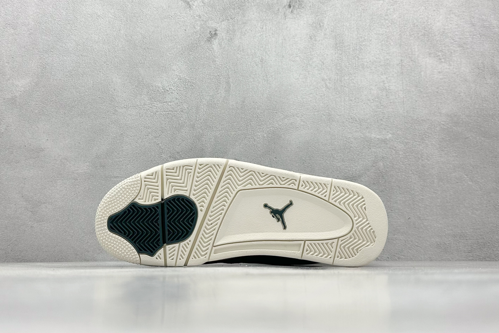 230 小绿X Air Jordan AJ4 RM 重制版低帮复古篮球鞋 FQ7940-300