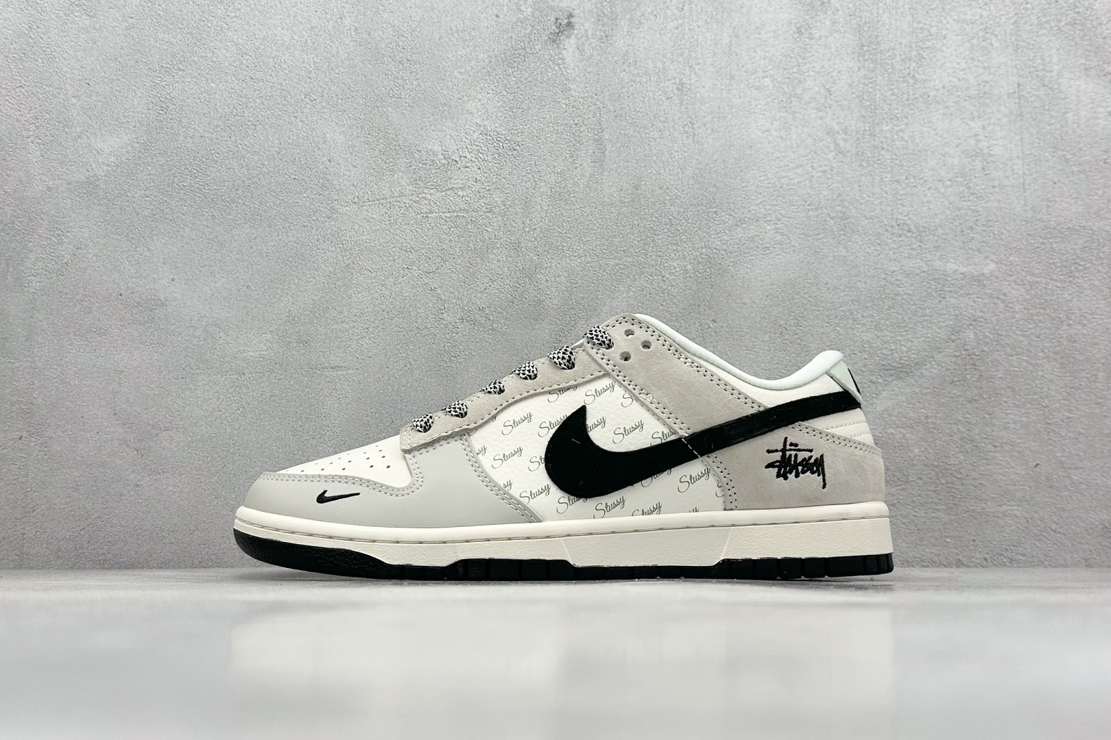 XC版 Nk SB Dunk Low 斯图西联名 绿尾小黑勾 周年高端定制 低帮休闲板鞋  XX2025-901
