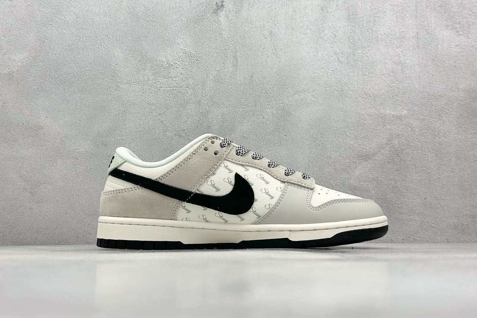 XC版 Nk SB Dunk Low 斯图西联名 绿尾小黑勾 周年高端定制 低帮休闲板鞋  XX2025-901