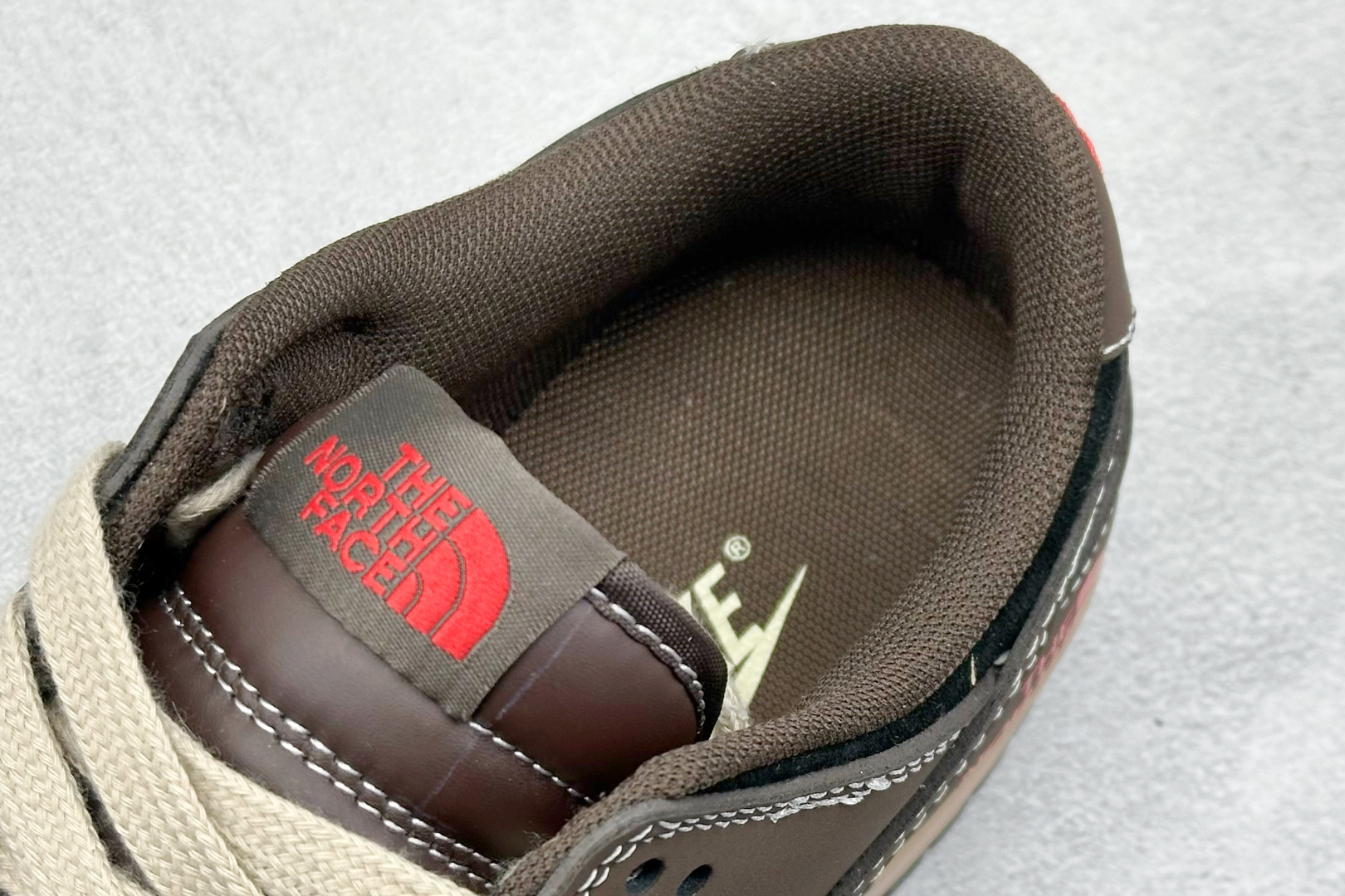 Nike SB Dunk Low x The North Face 棕黑红小钩  XX9928-028