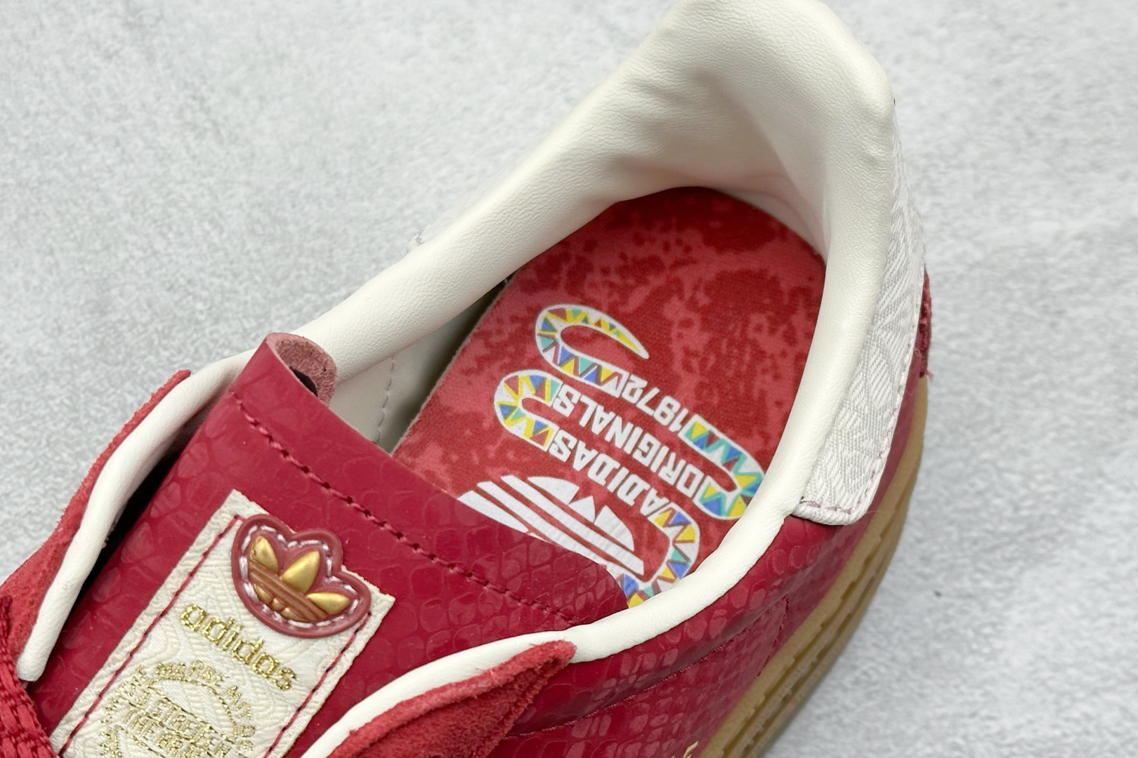 HG版 AD Originals Gazelle Bold CNY 蛇年限定 ”year of snake” 红白 三层底低帮耐磨厚底增高板鞋  JQ5977