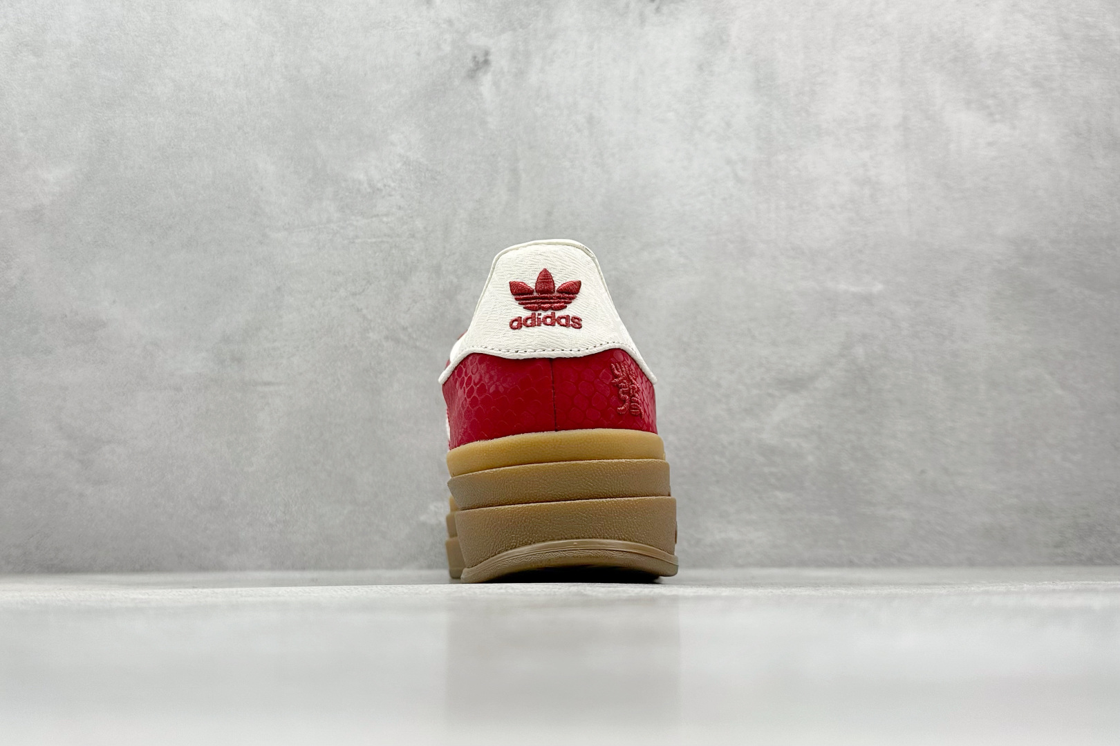 HG版 AD Originals Gazelle Bold CNY 蛇年限定 ”year of snake” 红白 三层底低帮耐磨厚底增高板鞋  JQ5977
