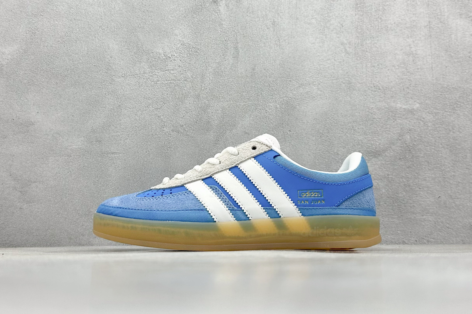 180 adidas Originals Gazelle INdoor x Bad Bunny 坏痞兔白蓝 三叶草休闲防滑耐磨低帮板鞋  IF9734