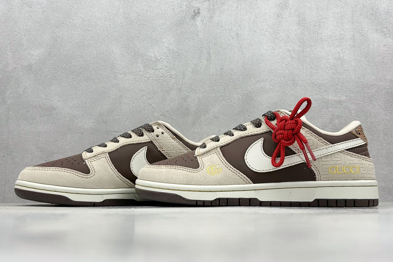 XS版 Nike SB Dunk Low 蛇年高端定制 推出GUCCI联名款 蛇皮纹路清晰 AG3702-859
