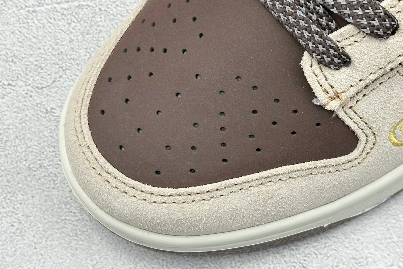 XS版 Nike SB Dunk Low 蛇年高端定制 推出GUCCI联名款 蛇皮纹路清晰 AG3702-859