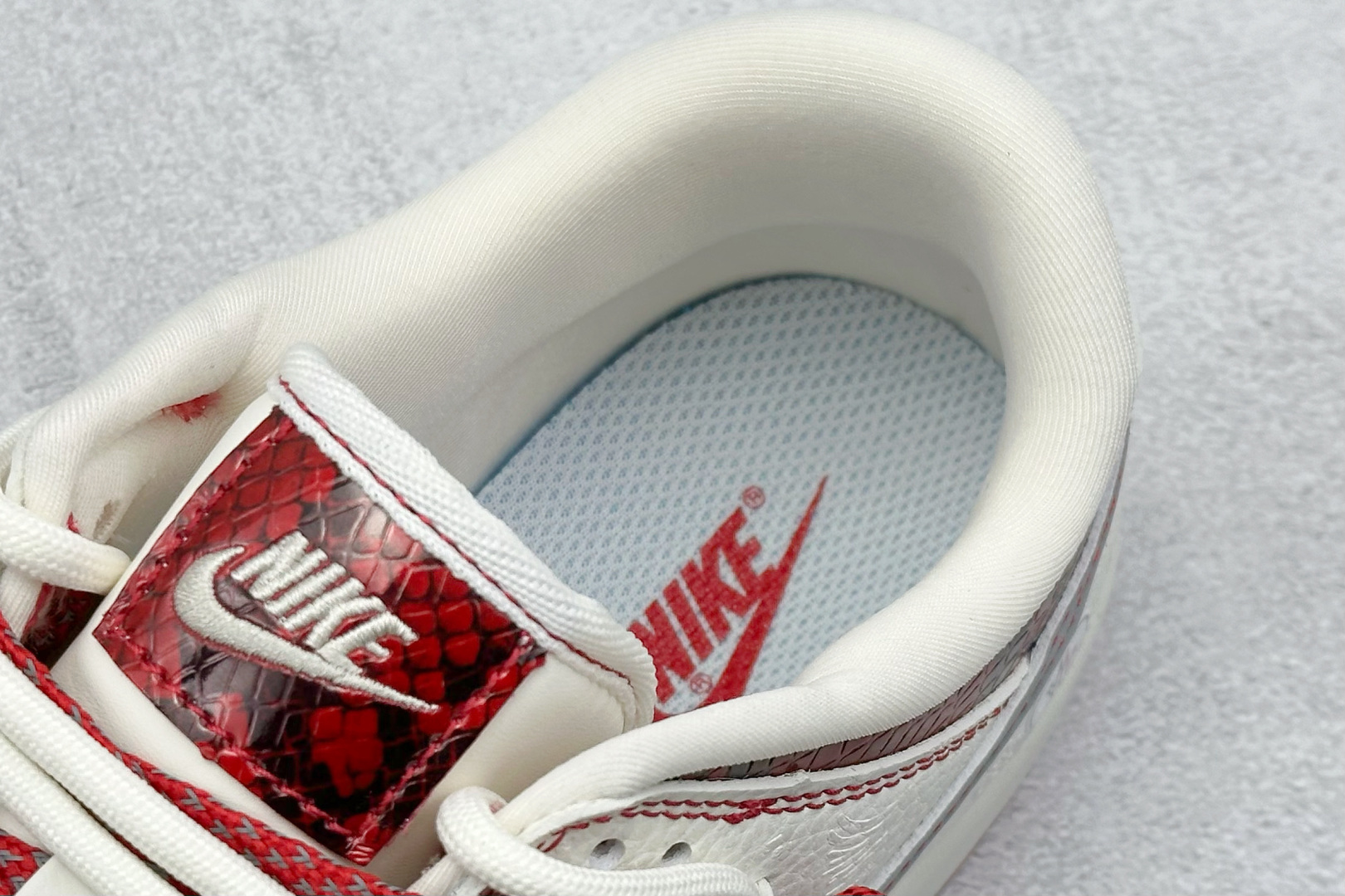 300 XS版 Nike SB Dunk Low 蛇年高端定制 推出蒙口联名款  CH6336-620